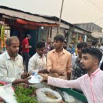 রৌমারীতে অসহায় মানুষের মাঝে ঈদ উপহার দিলেন বিএনপি নেতা সেকান্দার আলী