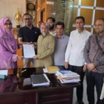 ছাগলনাইয়ায় ইট প্রস্তুতকারী মালিক সমিতির বিক্ষোভ, স্মারকলিপি প্রদান।