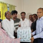 পাইকগাছা পৌরসভায় ভিজিএফ’র চাল বিতরণ