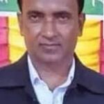 মানিকগঞ্জে স্কুল স্থানান্তরের প্রতিবাদে মানববন্ধন, বিক্ষোভ মিছিল