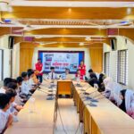 লোহাগাড়ায় অসহায় কৃষককে জুতাপিটা, থানায় অভিযোগ
