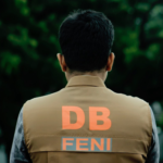 পরশুরাম পৌরসভার পরিচ্ছন্নতা কর্মীদের চাকুরিচ্যুত করায় দুর্ভোগে পৌরবাসী।
