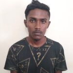সাভারে ছিনতাই করে পালানোর সময় দুই যুবককে ধরে পুলিশে দিলেন স্থানীয় জনতা