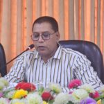 প্রতারণার অভিযোগে বাবার বিরুদ্ধে মেয়ের সংবাদ সম্মেলন