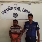 ফেনীর দাগনভূঞায় ফসলি জমিতে অবৈধভাবে মাটিকাটায় তিনটি এস্কেভেটর জব্দ।