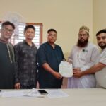 হাতীবান্ধায় প্রধান শিক্ষক ও সহকারী শিক্ষকের চাঁদা দাবির প্রতিবাদে মানববন্ধন 