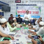 নওগাঁর রাণীনগরে সড়কের জায়গা দখল করে নির্মাণ করা হচ্ছে বহুতল ভবন