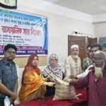 ভারতে যাওয়ার পথে বেনাপোলে ইমিগ্রেশন আটক “তারাগঞ্জ উপজেলা চেয়ারম্যান” আনিছুর রহমান