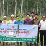 এসএসসি ও এইচএসসি পরীক্ষায় কৃতিত্ব অর্জনকারীদের হাতে ক্রেস্ট ও নগদ অর্থ প্রদান