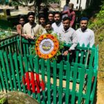 বন্যার্তদের মাঝে খাদ্য সামগ্রী বিতরণ করেন উপজেলা সেচ্ছাসেবক দল।