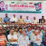 যৌতুকের টাকা না দেয়ায় স্বামীর এসিড সন্ত্রাসের শিকার এক নারী, যত্রনায় কাতরাচ্ছে হাসপাতালে 