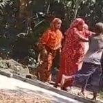 ২ দফা দাবিতে ইবিতে লোক প্রশাসন বিভাগের শিক্ষার্থীদের মানববন্ধন 