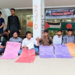 জাতীয় স্বর্ণপদকপ্রাপ্ত চিংড়ি চাষী রিপন ফুলেল শুভেচছায় সিক্ত