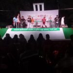ছাত্রীকে ওড়না ছাড়া দেখতে চাওয়া অধ্যক্ষের স্ক্রিনশট ঝুলিয়ে বিক্ষোভ
