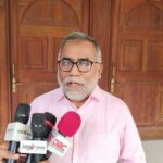 নিয়ামতপুরে ক্ষুদ্র ও প্রান্তিক কৃষকদের মাঝে বিনামূল্যে বীজ ও রাসায়নিক সার বিতরণ।