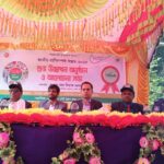 পঞ্চগড়ে নওশাদ জমিরের নির্দেশে খামারিদের ভ্যাসিন ও ঔষধ প্রদান