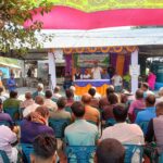 দেবীগঞ্জের কালীগঞ্জ বাজারে ভোটারদের সাথে কুশল বিনিময় করলেন আজাদ হোসেন আজাদ