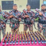 হাড়কাঁপানো শীতে কাঁপছে সাতক্ষীরার জনপদ, বিপাকে শ্রমজীবী মানুষ