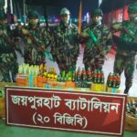 তীব্র শীতে অসহায় মানুষের পাশে উপজেলা প্রশাসন, ডিমলায় শীতবস্ত্র বিতরণ