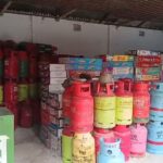 প্রাথমিক সহকারী শিক্ষক নিয়োগ পরীক্ষা বাতিলের দাবিতে নওগাঁয় মানববন্ধন