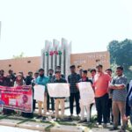 পলাশবাড়ীতে যুবদল নেতার উপর যুব জামায়াত কর্মীদের হামলার অভিযোগে থানা অবরোধ করে বিক্ষোভ