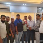 আয়কর অফিসে নাম ভাঙ্গিয়ে দোকানে দোকানে গিয়ে টাকা আদায় 