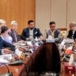 নারী কর্মীকে লাঞ্ছিতের ঘটনায় উপ পরিচালকের অপসারণের দাবিতে মানববন্ধন ২৪ ঘন্টার আল্টিমেটাম 