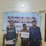 লালমনিরহাটে বিজিবি’র অভিযানে ভারতীয় শাড়ি ও ইস্কাফ সিরাপ জব্দ