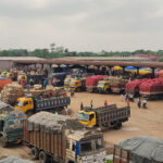 বেনাপোল সীমান্তের ইছামতি নদী থেকে ৫ মাদক ব্যবসায়ী আটক