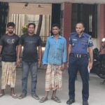 চিরিরবন্দরে অসহায় ও দুঃস্থ প্রতিবন্ধিদের মাঝে হুইল চেয়ার বিতরণ।