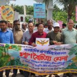 সিরাজগঞ্জে নিজ দোকানে ব্যবসায়ীর গলায় ধারালো অস্ত্রের আঘাত