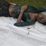 বেনাপোলের ভারতীয় সীমান্তে দুই দিন ধরে খোলা আকাশের নিচে নারী-শিশুসহ ১২ জনকে পুশ-ইন চেষ্টায় ব্যর্থ-বিএসএফ। সতর্ক অবস্থানে (বিজিবি)