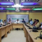 পাঁচবিবিতে নিষিদ্ধ ঘোষিত আওয়ামী লীগের নেতার সঙ্গে চা-আড্ডা:সাংবাদিক পরিচয়ধারী ব্যক্তিকে ঘিরে আলোচনা-সমালোচনা