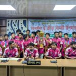 পাইকগাছায় অসুস্থ ও অসহায় বৃদ্ধের পাশে ইউএনও; মানবিকতার অনন্য দৃষ্টান্ত