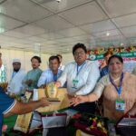 তালার মাগুরায় সরকারি রাস্তায় ঈদগাহের প্রাচীর নির্মাণ,গ্রামবাসীর চলাচলের পথে বাঁধা