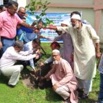 চিলমারীতে “নদী ভাঙন রোধ ও বাঁধের ভাঙন থেকে রক্ষার জন্য স্থায়ী সমাধানের দাবিতে মানববন্ধন অনুষ্ঠিত 