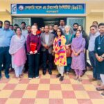 সরকারি হারানো অস্ত্র উদ্ধারে সরকারি আর্থিক পুরস্কার ঘোষণা এবং সাম্প্রতিক পরিস্থিতিসহ বিভিন্ন গুরুত্বপূর্ণ বিষয়ে চট্টগ্রামের কর্মরত গণমাধ্যম কর্মীদের সাথে মতবিনিময় সভা করেছেন অধিনায়ক, র‍্যাব-৭, চট্টগ্রাম