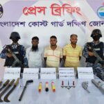 সোমপাড়া অগ্নি দুর্গত পরিবারকে বাংলাদেশ পূজা উদযাপন পরিষদ হাটহাজারী উপজেলা শাখার সহায়তা প্রদান
