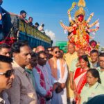 ইউপি সদস্য প্রার্থী আঃ ছালাম বিশ্বাসের পক্ষ থেকে সনাতন ধর্মাবলম্বীদের মাঝে  উপহার বিতরণ